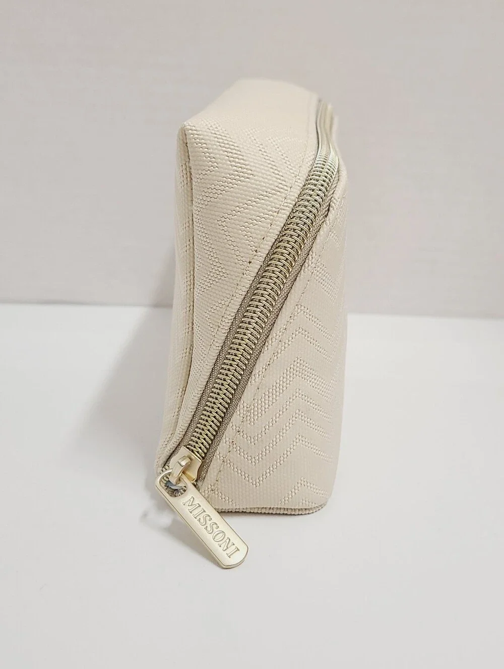 Missoni x Delta One Signature Zig-zag Accessory Makeup Zip Top Case Off White